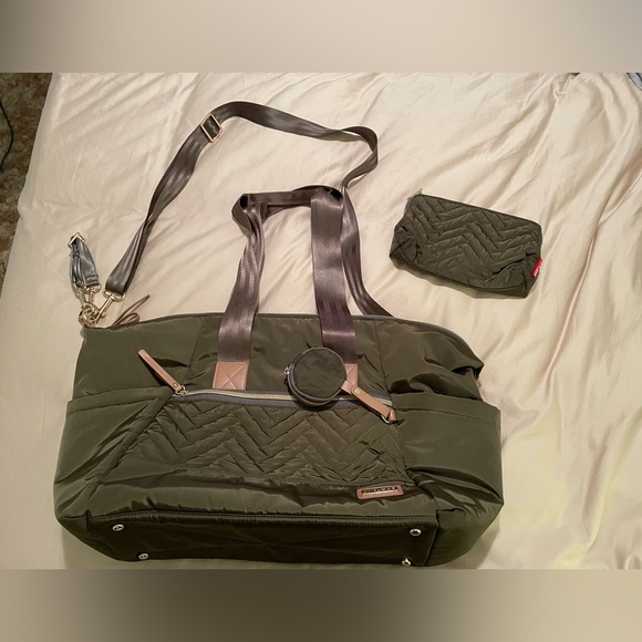 Suite by skip hop diaper bag smaller purse/wallet, paci pouch shoulder bag green - Picture 12 of 15
